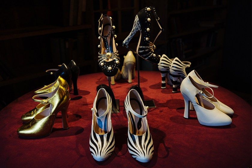 your-first-look-at-guccis-fall-winter-2016-accessories-15